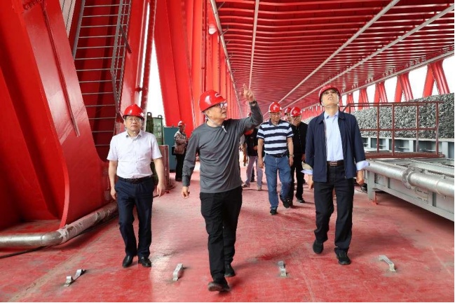 中國鐵路上海局原總經(jīng)理應慧剛一行來銅調研G3公鐵大橋及江北港鐵路建設情況